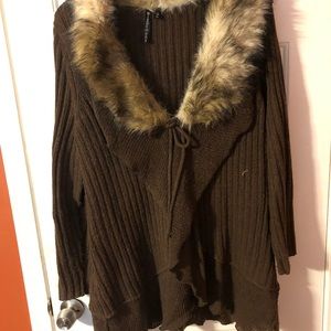 Fur collared sweater